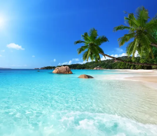 10 Beaches That Don’t Look Real
